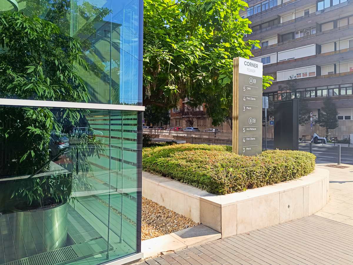 Allee Corner, Október huszonharmadika utca 10 - Regus