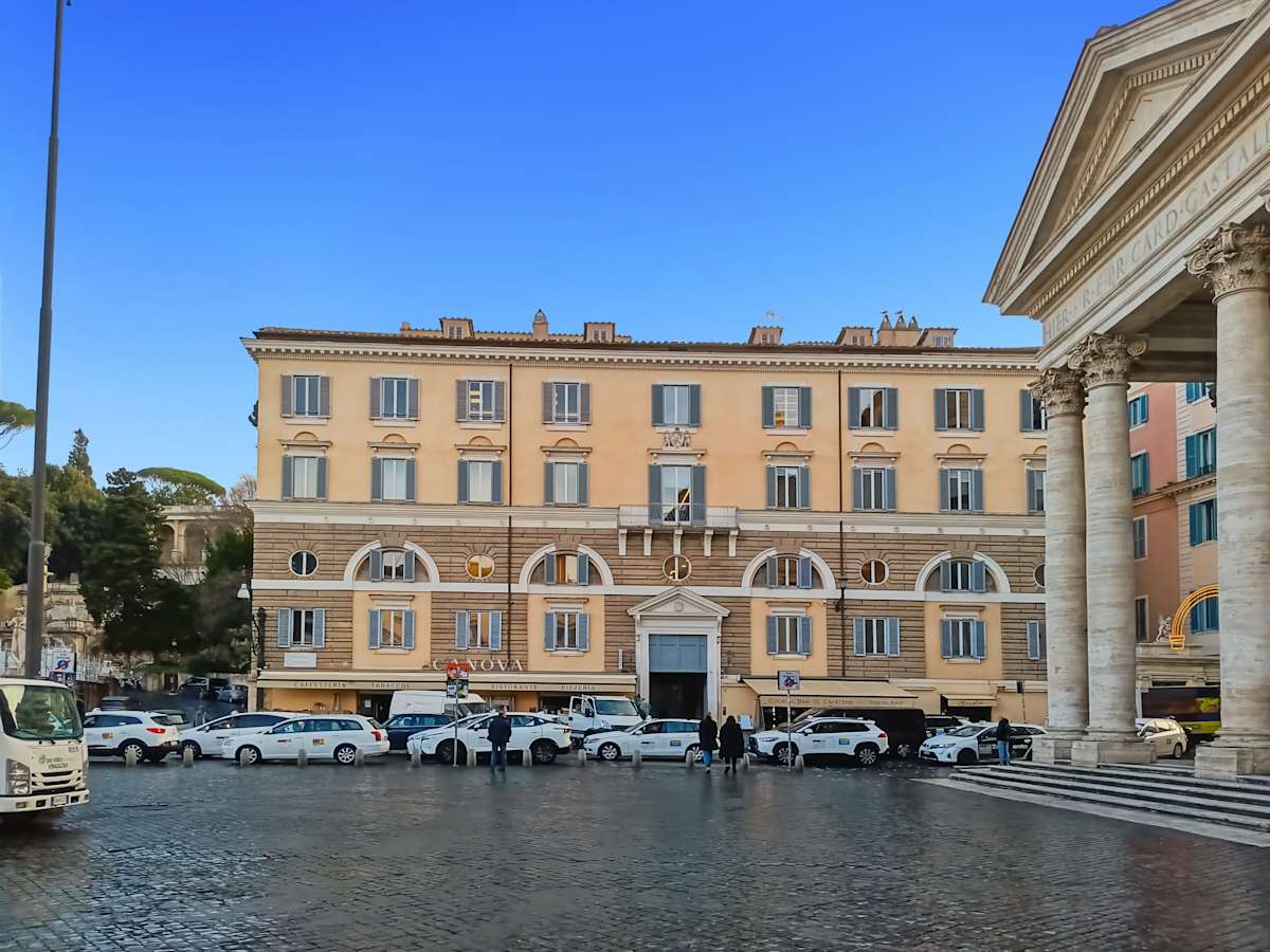 Palazzo Valladier, Piazzo del Popolo 18