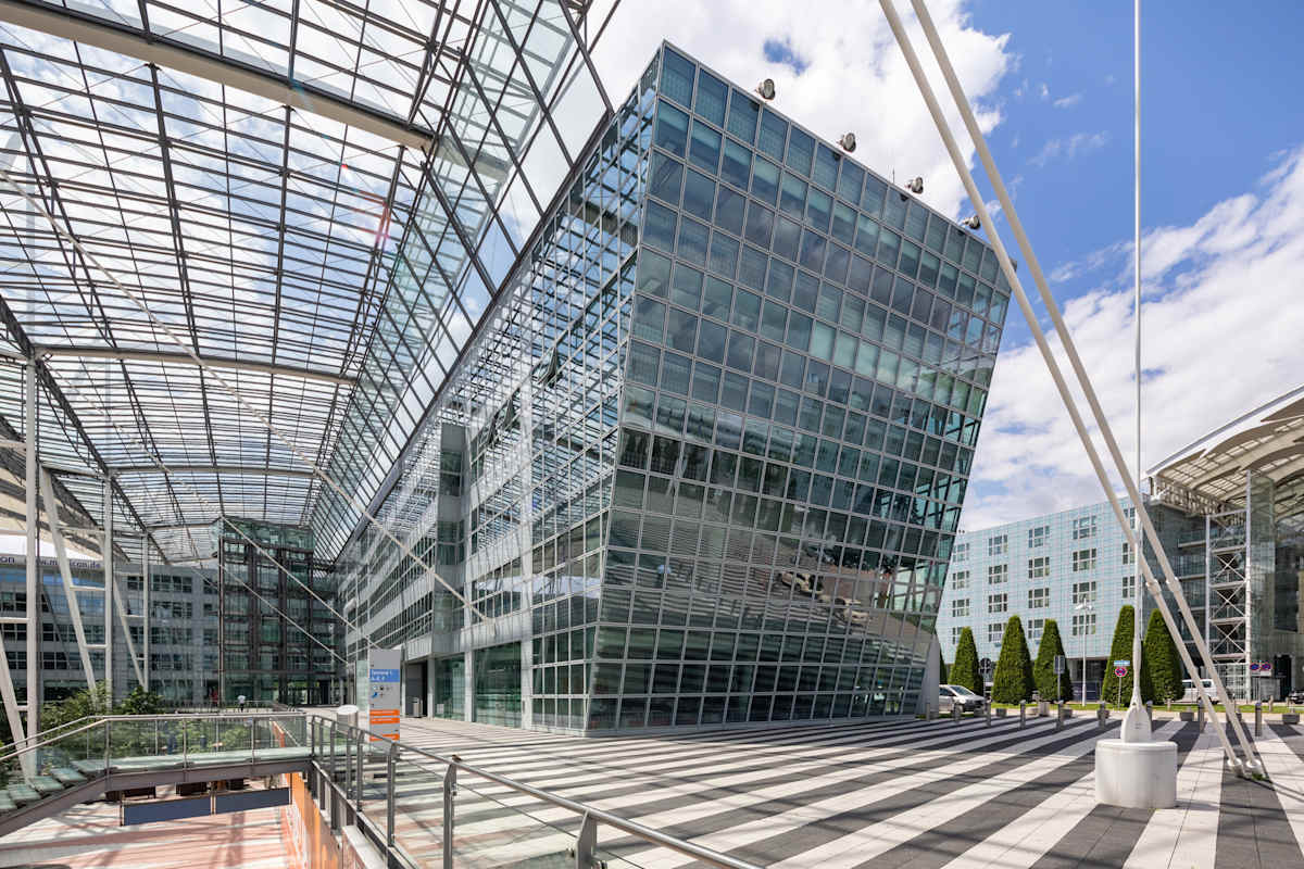 Munich, Airport, Terminalstrasse Mitte 18 - Regus