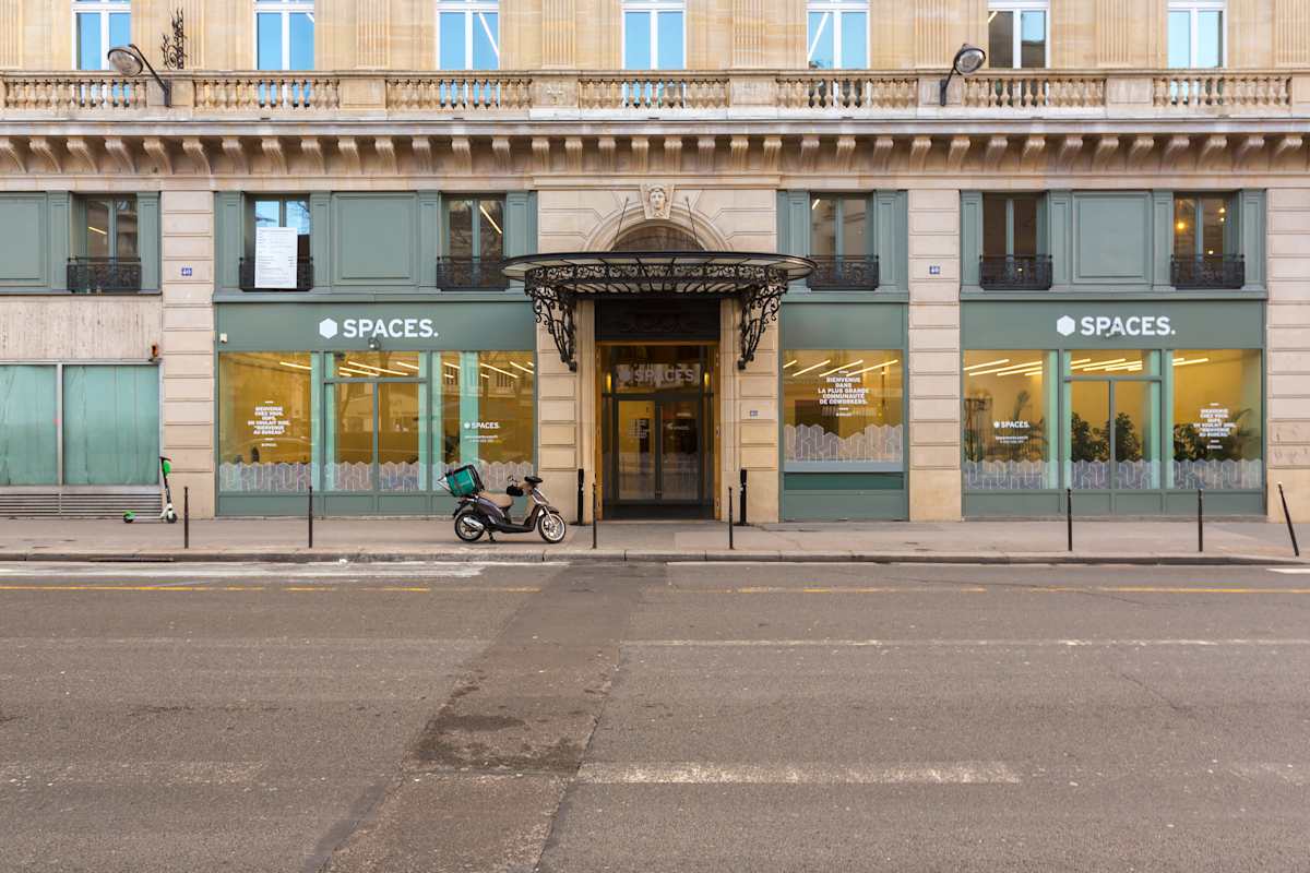 40 Rue du Louvre - Spaces