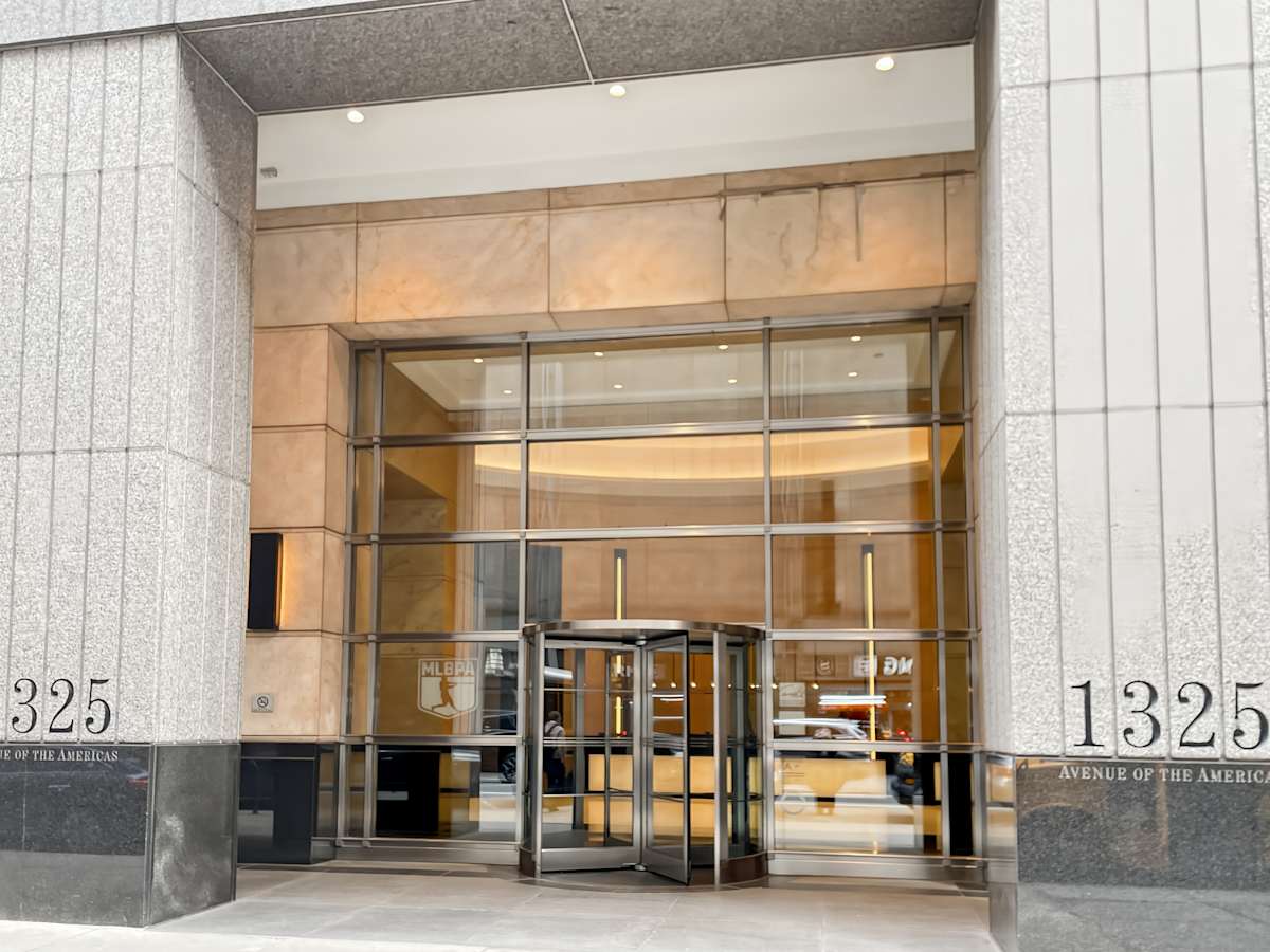 1325 Avenue of the Americas