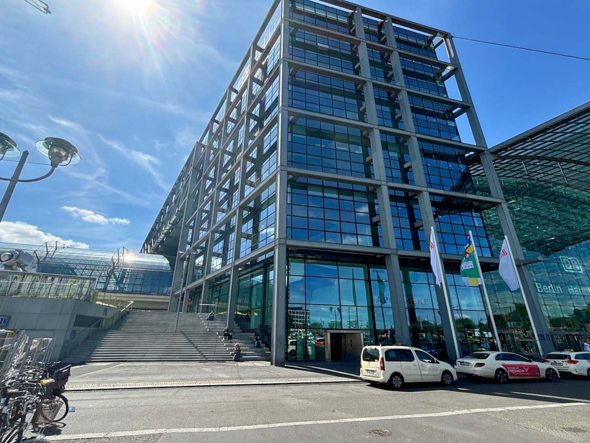 8th Floor, 2 Europaplatz - Regus