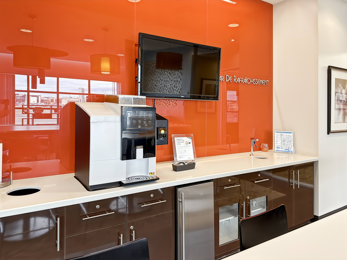 2nd Floor, 2572 Daniel-Johnson Boulevard - Regus