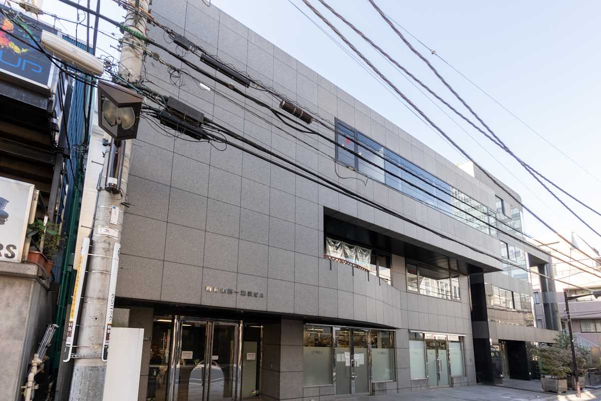 3F, Minami Aoyama Daiichi Nirasawa Building, 3-5-2 Minami Aoyama - Regus