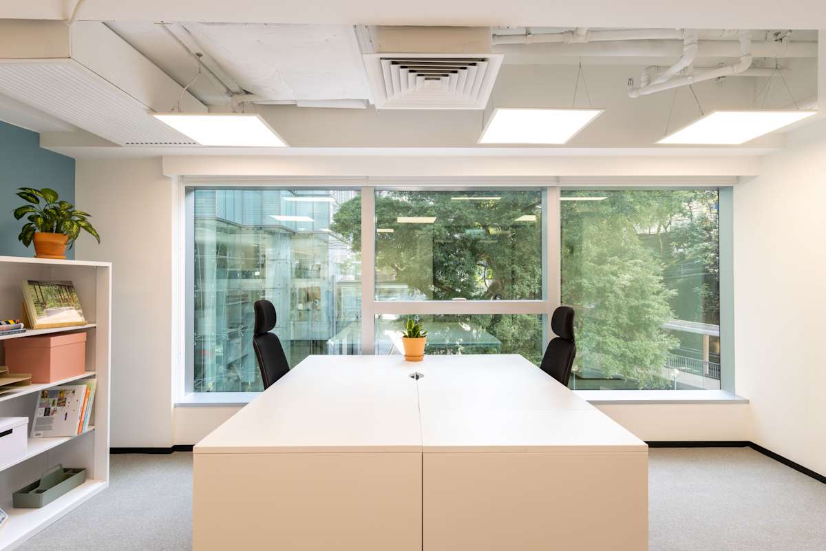 8 Queen's Road East - IWF (Regus)