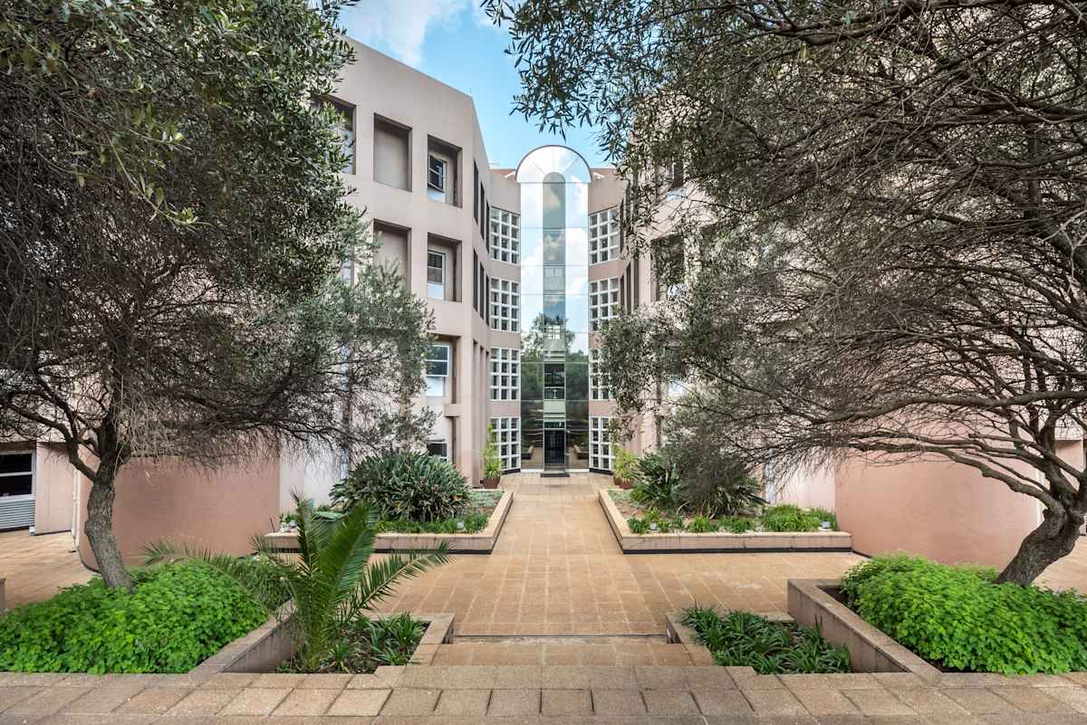 1st Floor, Block B & C, Metropolitan Park, 8 Hillside Road, Parktown - Regus