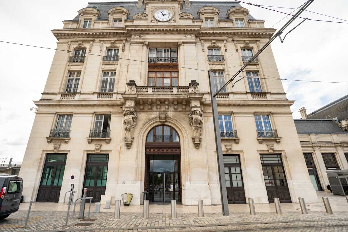 Parvis Louis Armand, Gare de Bordeaux Saint-Jean, Pavillion Nord