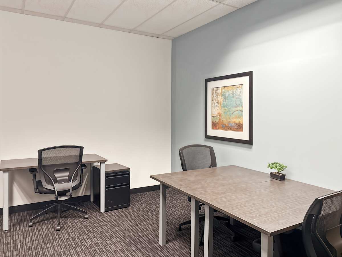 7404 King George Blvd - Regus