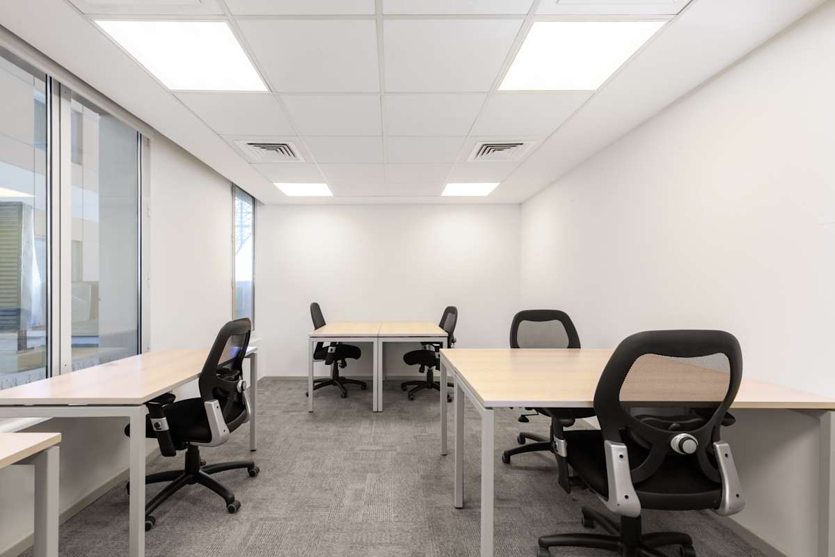 Muscat, Al Mawaleh, 1st & 2nd Floor, Holiday Inn Muscat Al Seeb - Regus