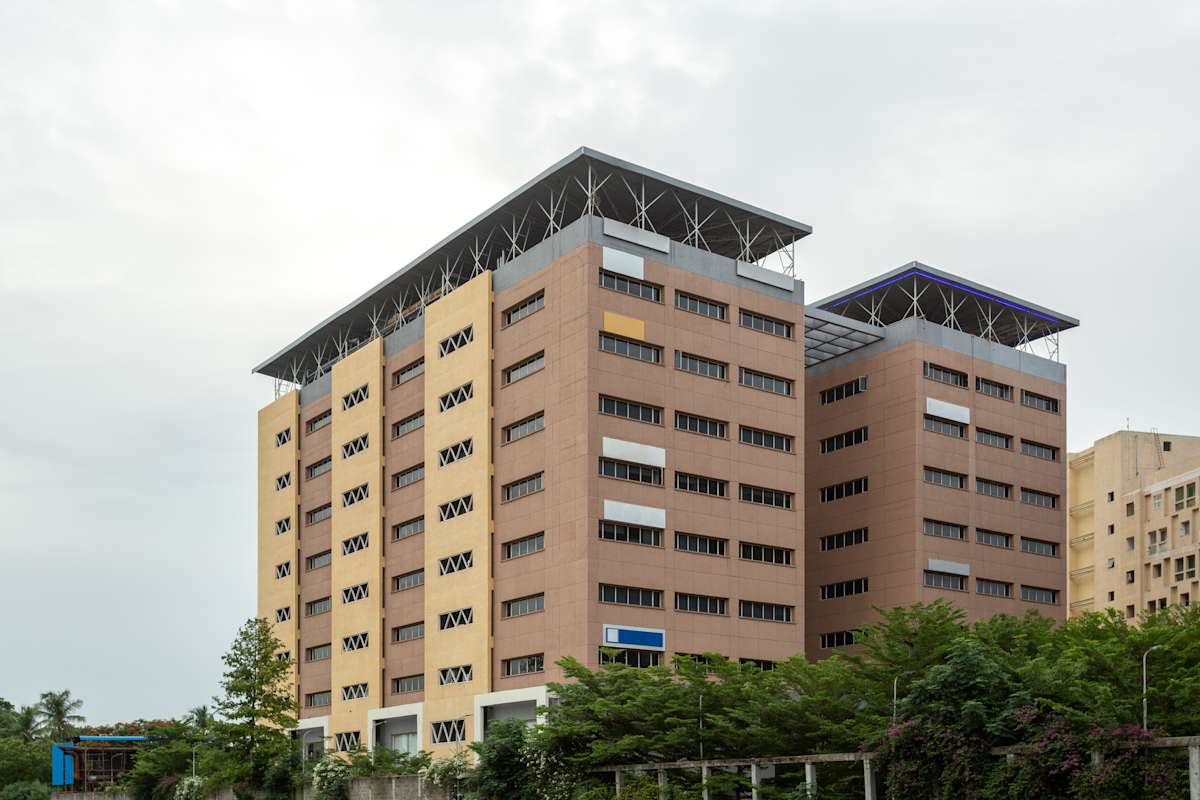 KRM Plaza, South Tower, 8th Floor, No.2, Harrington Road, Chetpet - Regus