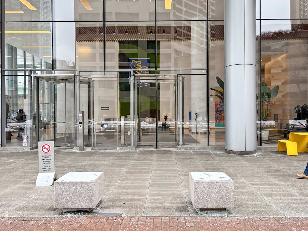 Suite 2500, 88 Queens Quay West - Regus