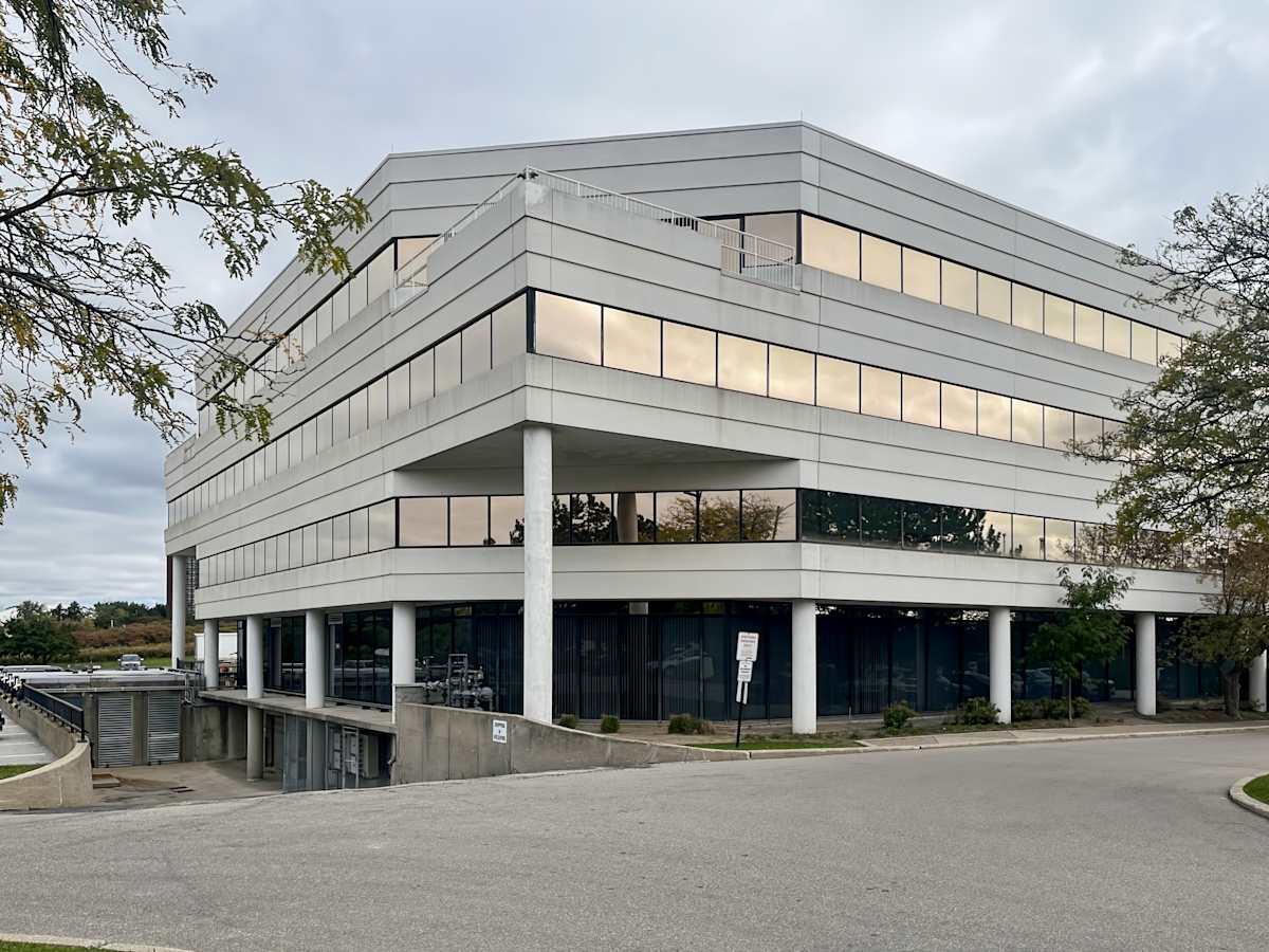 Suites 302, 2233 Argentia Road - Regus