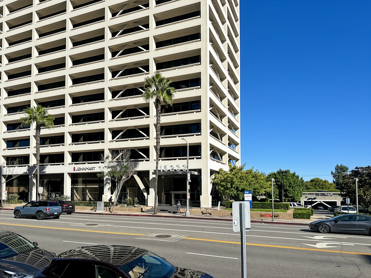15233 Ventura Blvd