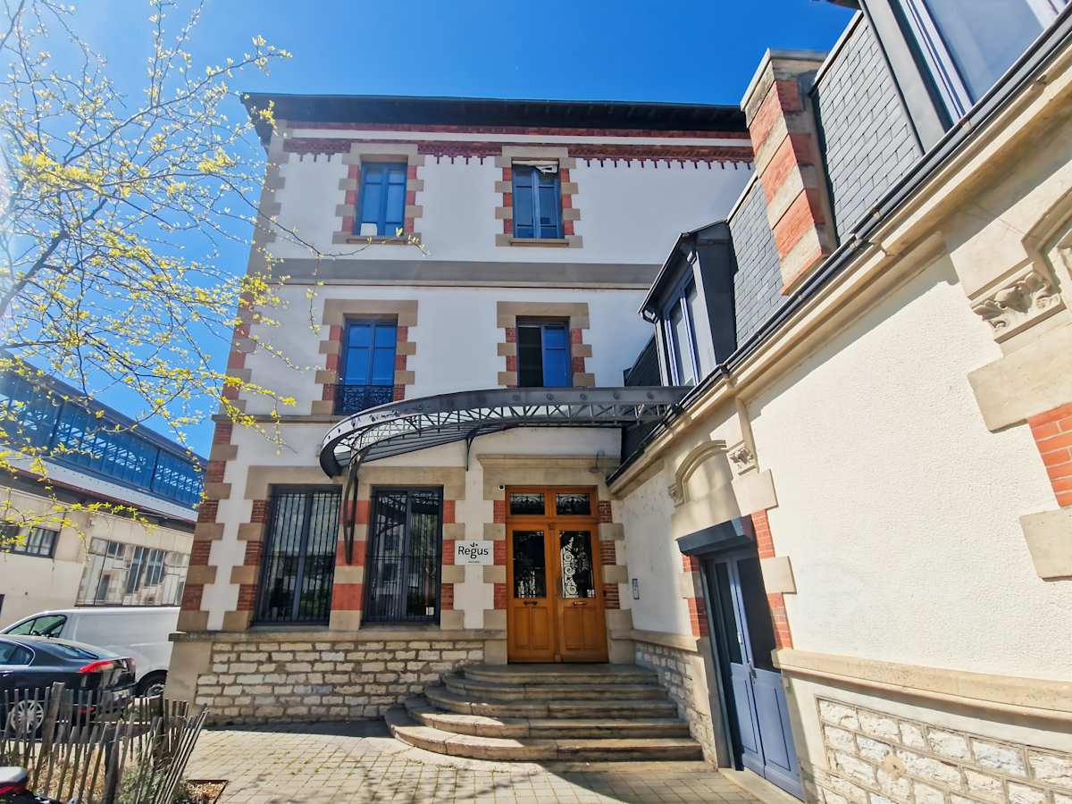 Grenoble Center, 155 Cours Berriat - Regus