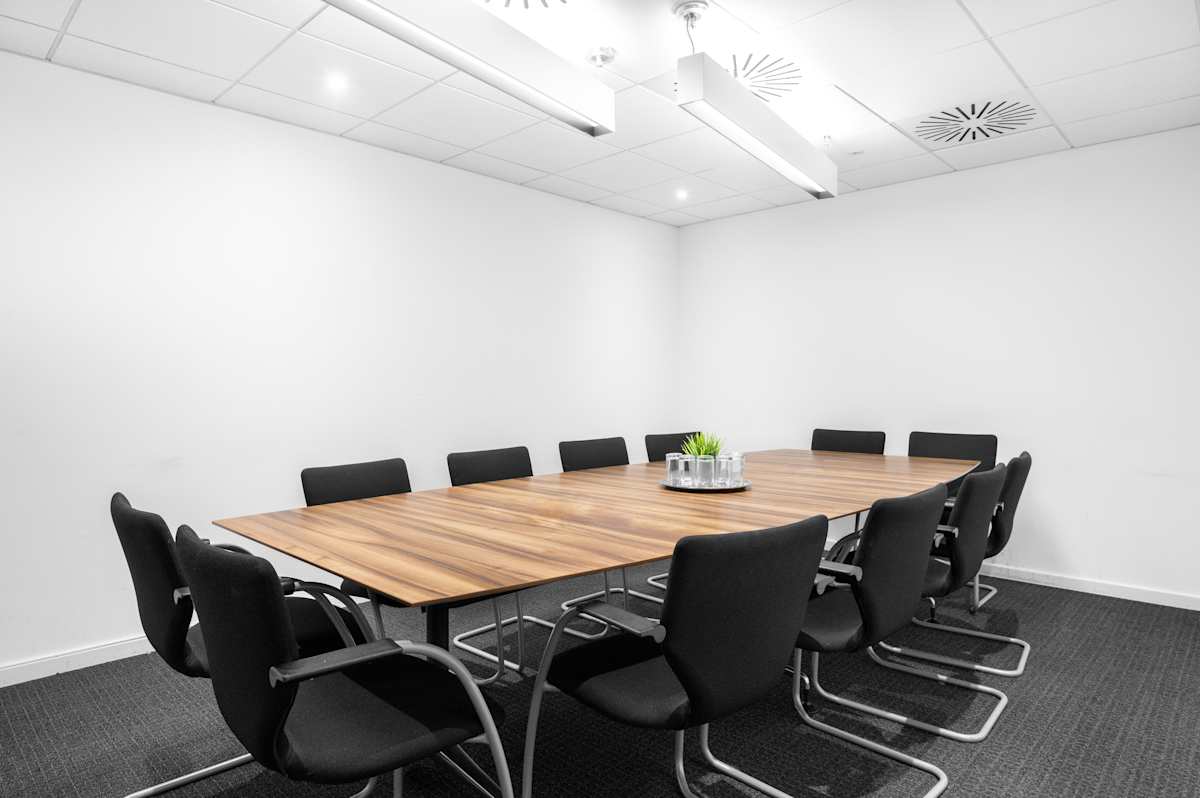 1st Floor, Beaconsfield MSA, Windsor Drive, Junction 2, M40, A355 Beaconsfield - Regus