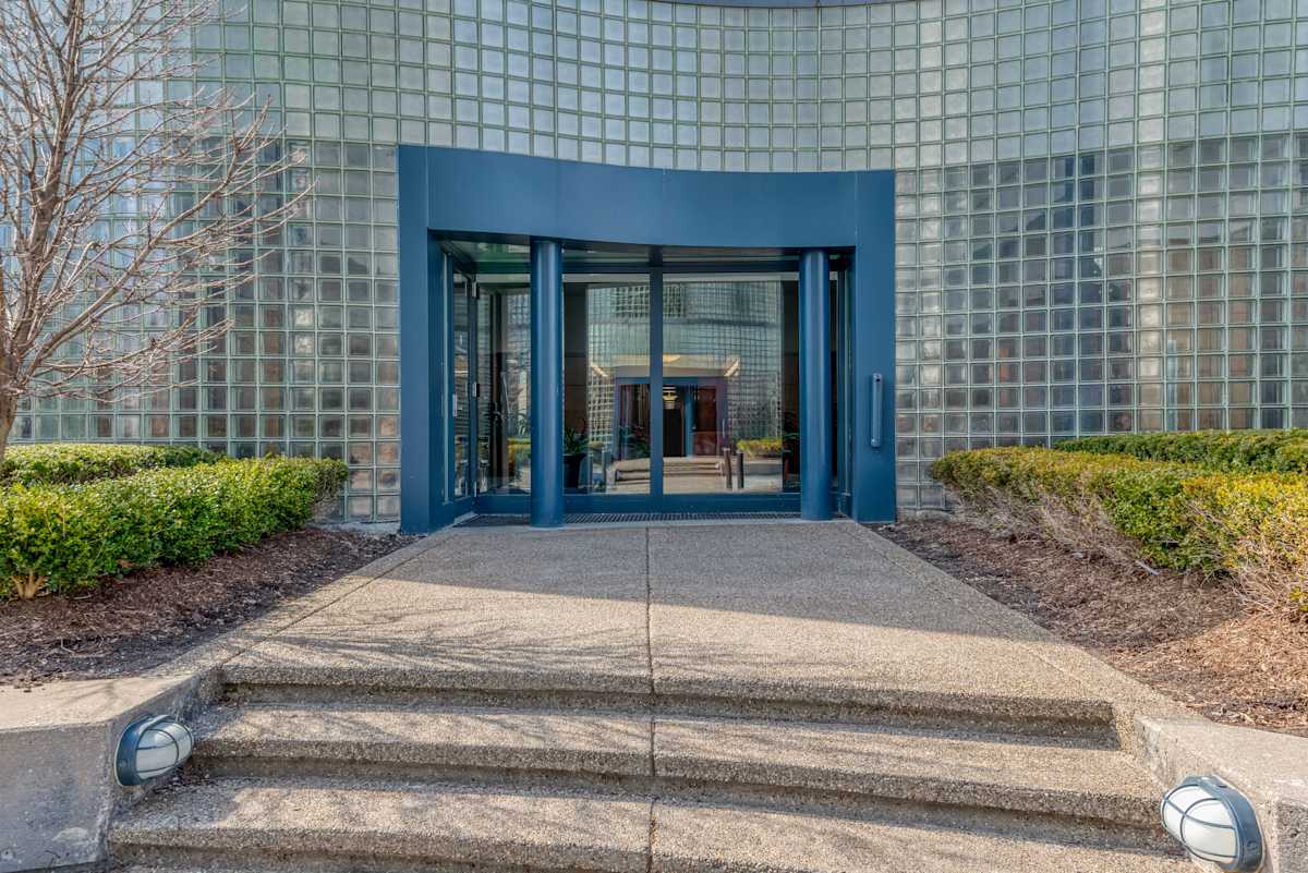 100 West Big Beaver Road