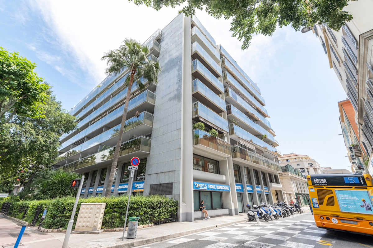37-41 Boulevard Dubouchage - Regus