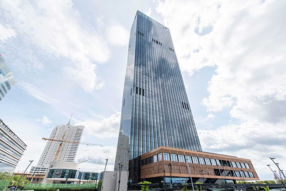 30th floor, DC Tower, Donau-City-Strasse 7 - Regus