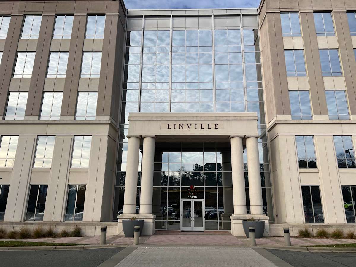 Regus · 101 N. Tryon Street