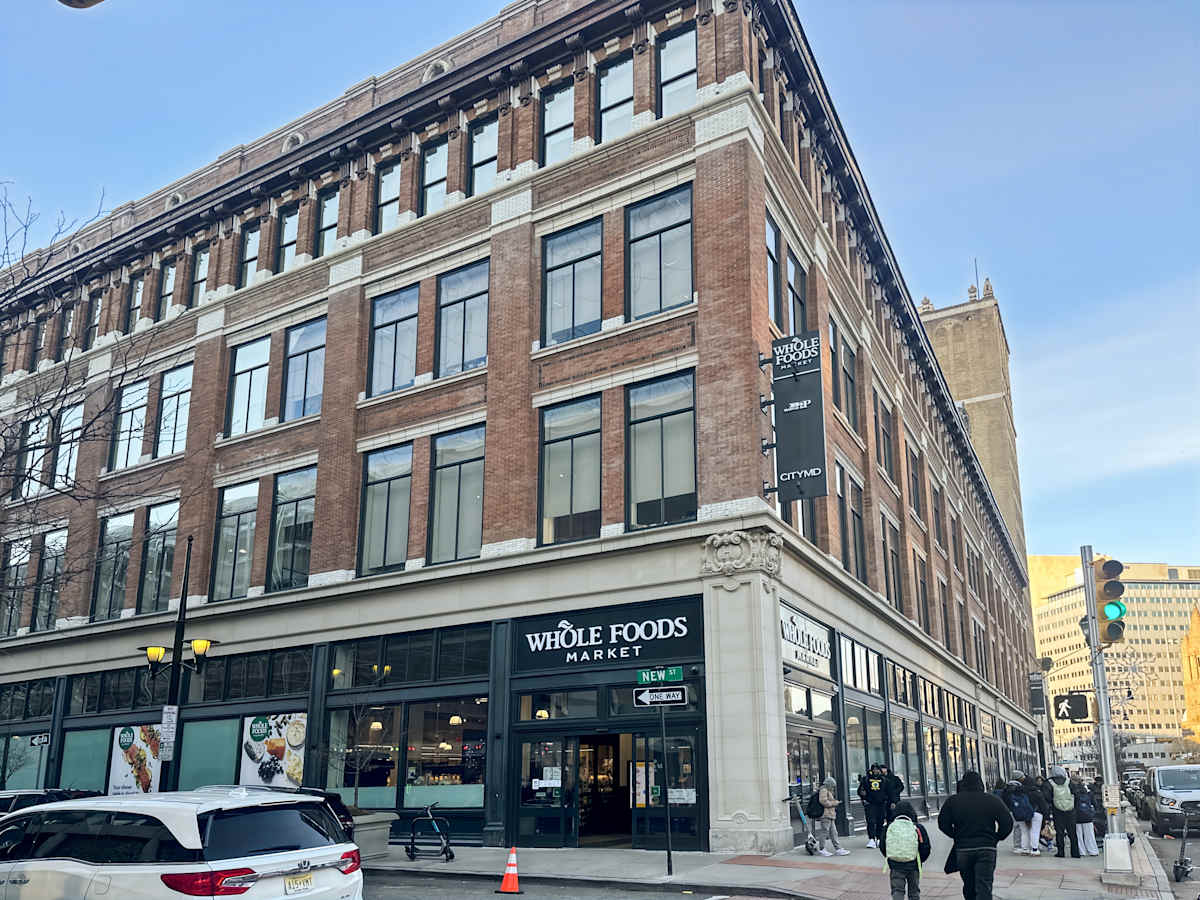 625 Broad Street