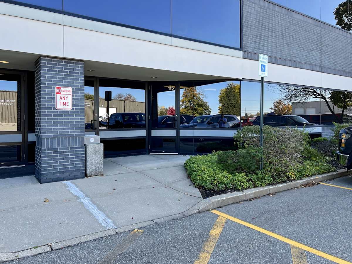 Regus · 4595 Broadmoor Ave