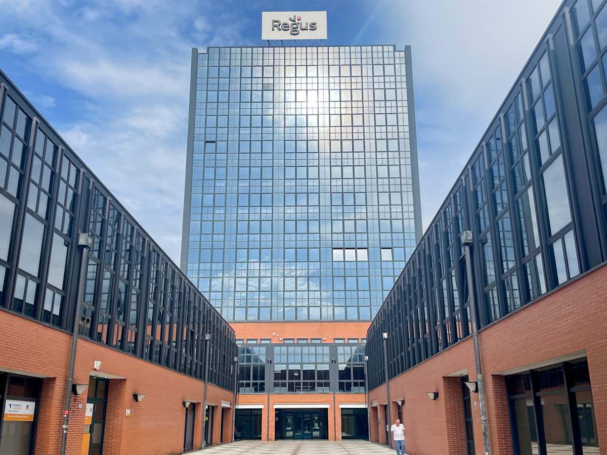Sottopassaggio Mario Saggin 2 - Regus