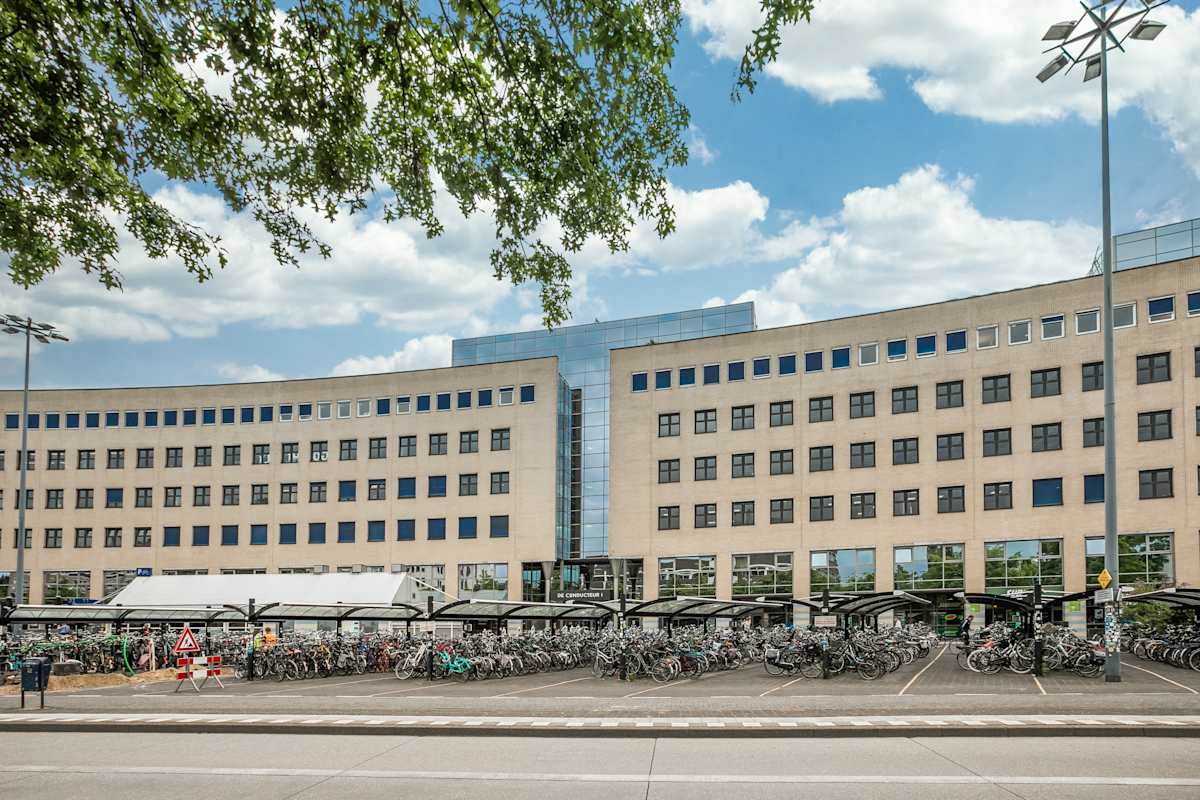 Stationsplein 13A,Ingang 'De Conducteur'/ Receptie op -2 - Regus