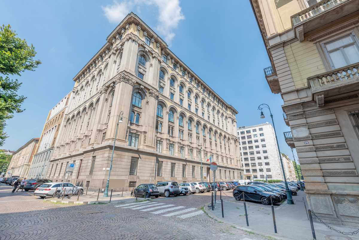 Via Confienza N. 10 - Regus