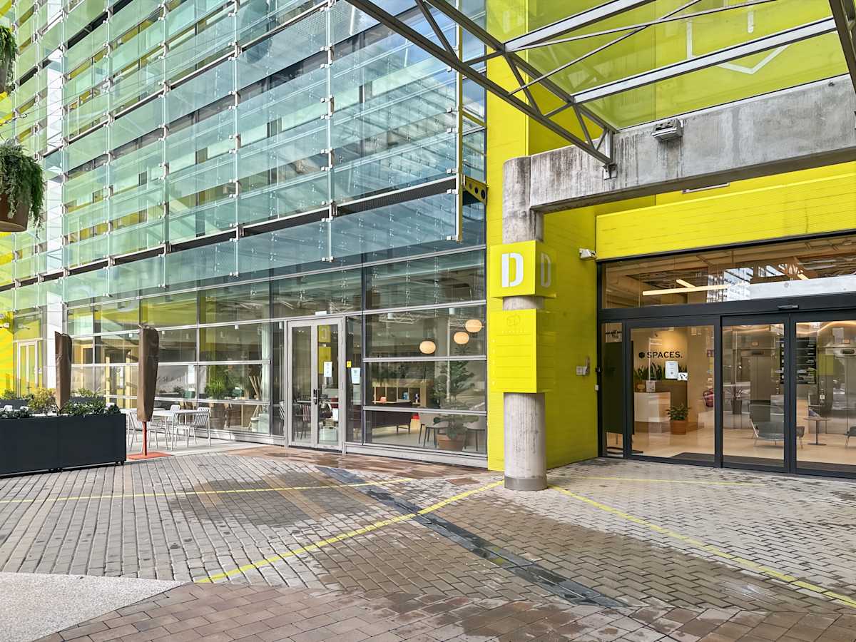 PE AVALON, Calle Santa Leonor 65 - Spaces