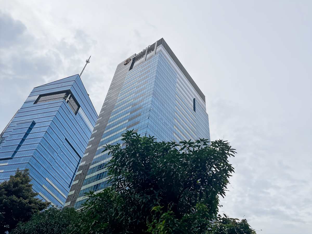 Jl. Dr. Ide Anak Agung Gde Agung Blok 6 No. 3,Menara Sunlife - Regus