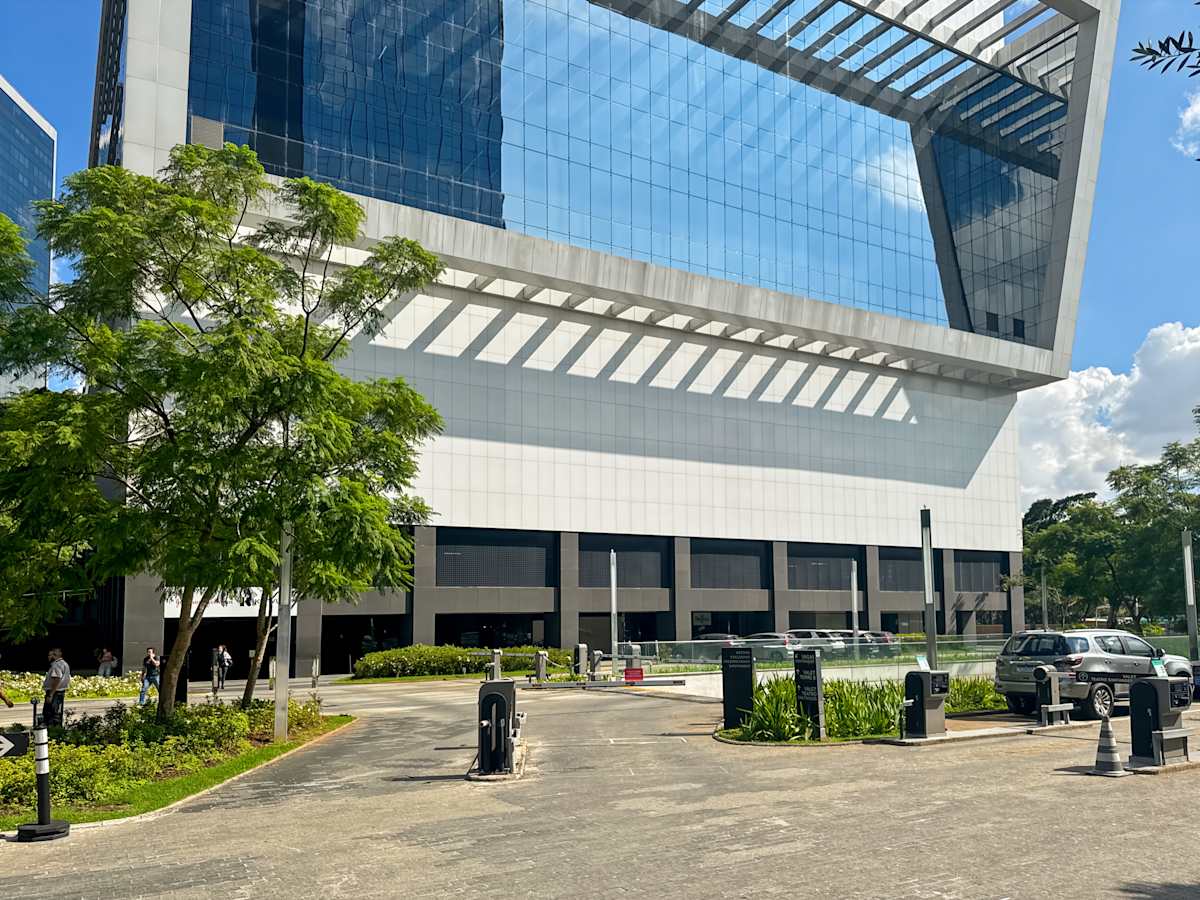 Complexo JK - Torre B,Av. Presidente Juscelino Kubitschek,2.041 Torre B - 5º andar - Regus