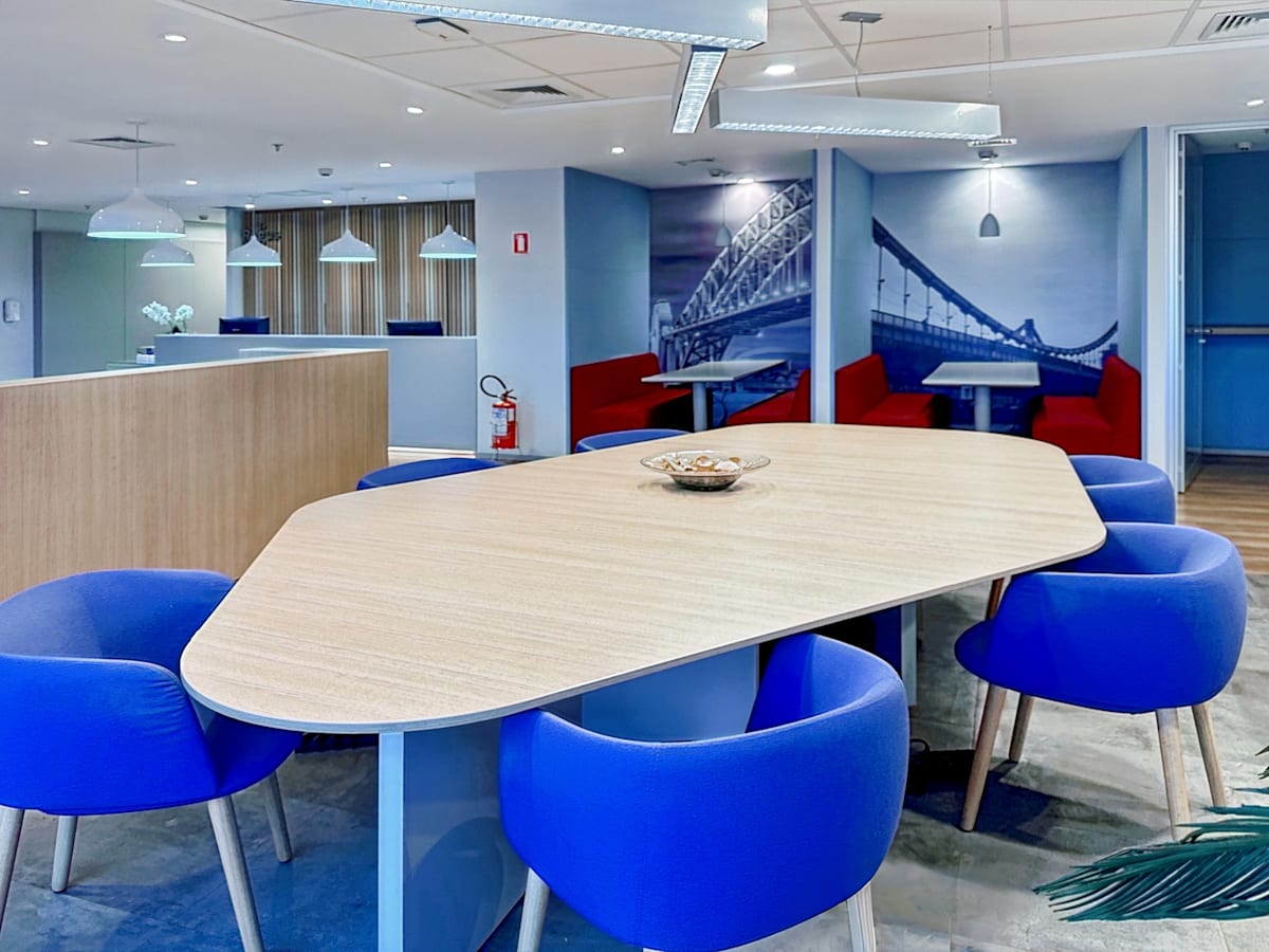 8th floor,90, Dolorez Alcaraz Caldas Ave.,Praia de Belas - Regus