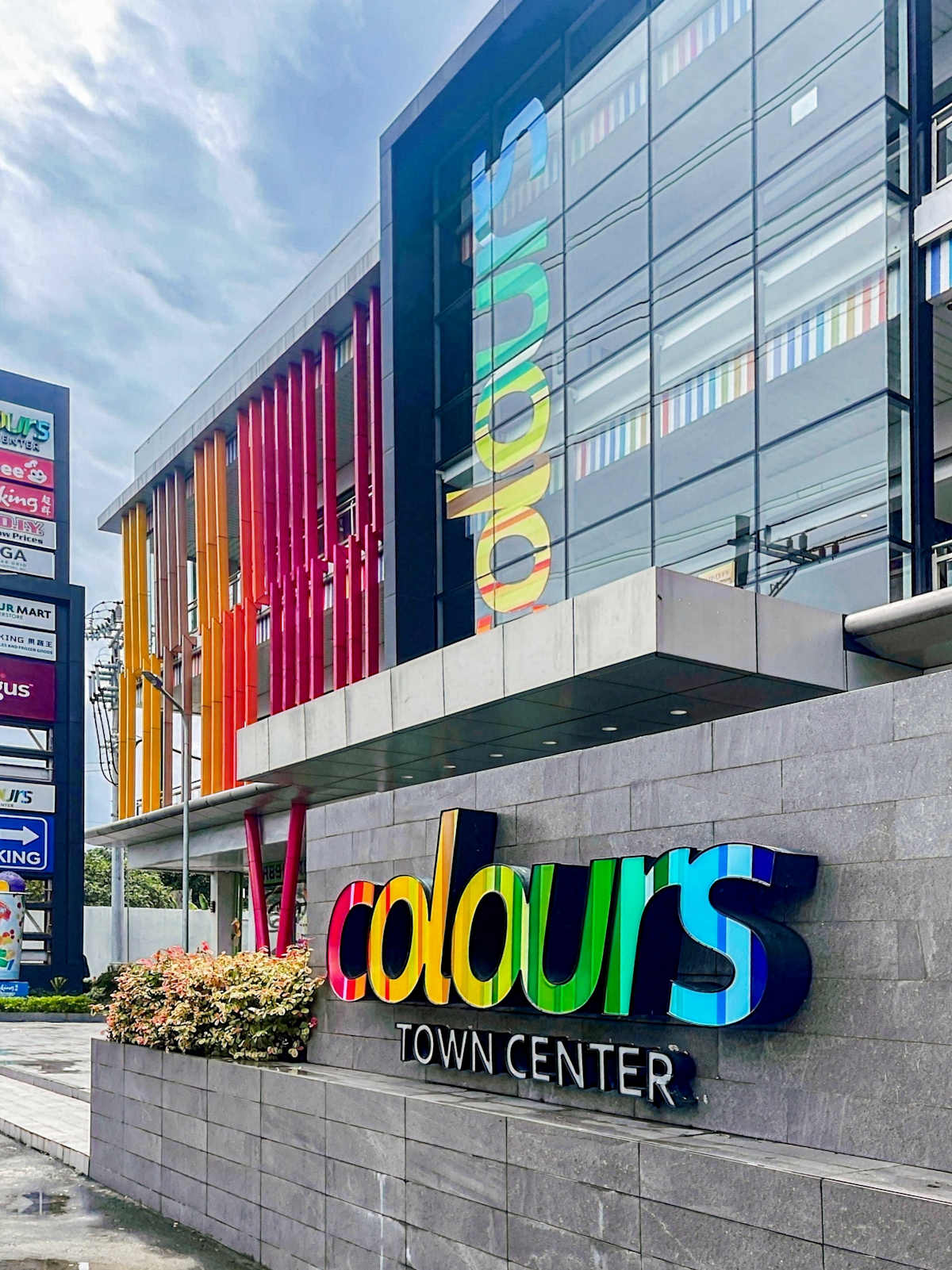 Lot 1A,Alabang-Zapote rd. corner Marcos Alvarez Ave.,Talon Uno Colours Center - Regus
