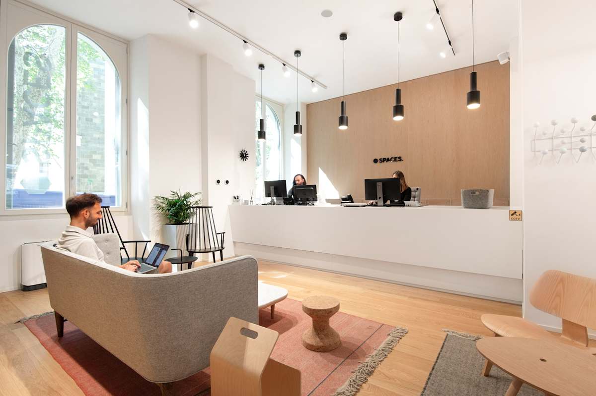 Via Vittorio Veneto 54b - Spaces