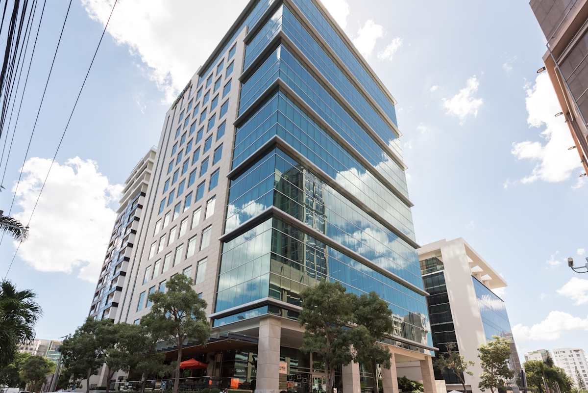 Rafael Augusto Sánchez No. 86, Piantini,Roble Corporate Center, 7th Floor - Regus
