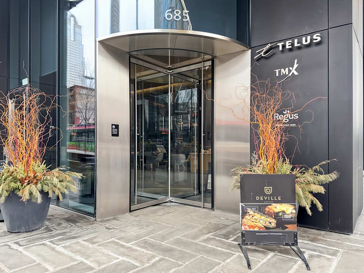 685 Centre Street SW - Regus