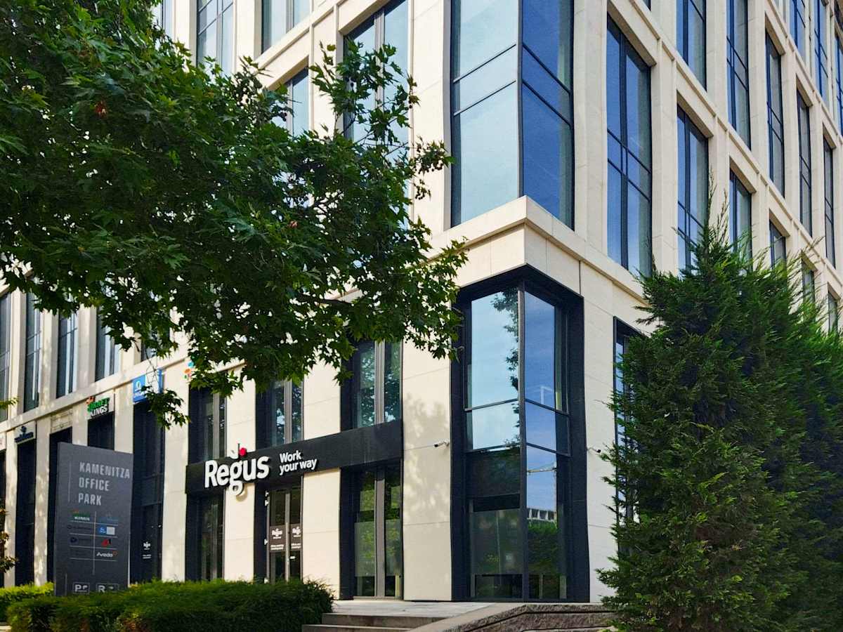 59 Iztochen Street,Tsentralen District - Regus