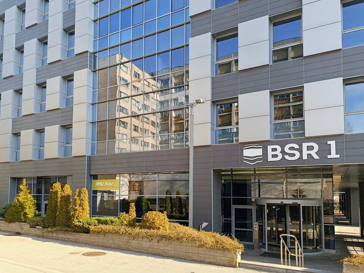 Nikola Tesla, 3 - Regus